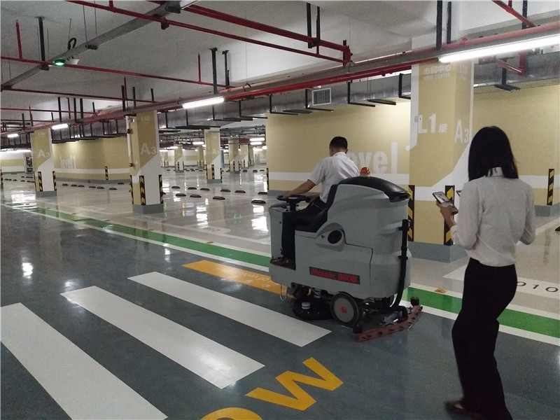 南寧市民中心使用環(huán)壯洗地機(jī)、掃地機(jī)創(chuàng)建更美好的環(huán)境